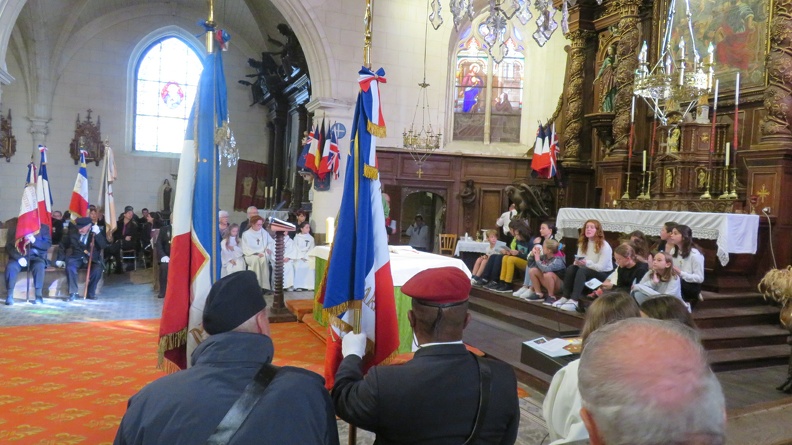 Children at the Altar during the memorial service